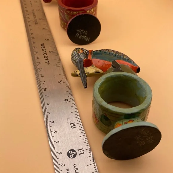 Four Vintage Wooden Animal Shaped Napkin Rings from India Circa 1970s - Picture 8 of 8